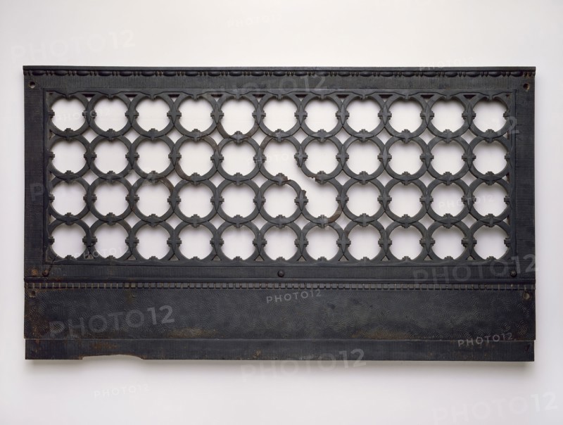 Marquette Building: Elevator Grille Base, 1893/95, Holabird & Roche, Architects, American, 1883-1927, Dearborn Street, 140 South, Cast iron with Bower Barff finish, 51 × 88 cm (20 × 35 in.)