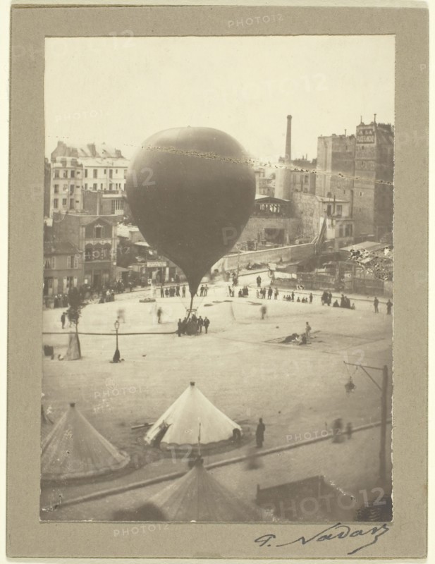 Le Neptune, Place Saint-Pierre à Montmartre, September 23, 1870, Nadar (Gaspard Félix Tournachon), French, 1820–1910, France, Gelatin silver printing out print, 10.1 × 7.4 cm (image/paper), 11.6 × 8.8 cm (mount)