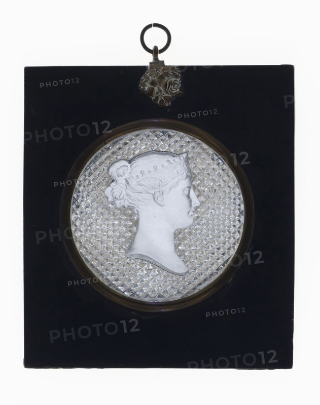 Portrait Plaque, 1820/30, Apsley Pellatt and Company, England, 1790-1875, England, Glass, sulphide, painted wood, bronze, Diam. 7.6 cm (3 in.)