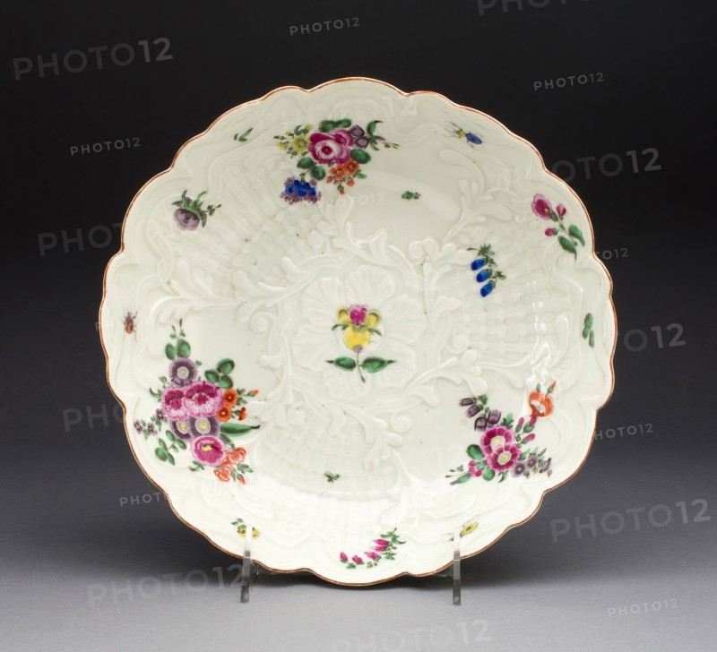 Dish, c. 1760, Worcester Porcelain Factory, Worcester, England, founded 1751, Worcester, Soft-paste porcelain, polychrome enamels, Diam. 21.1 cm (8 15/16 in.)