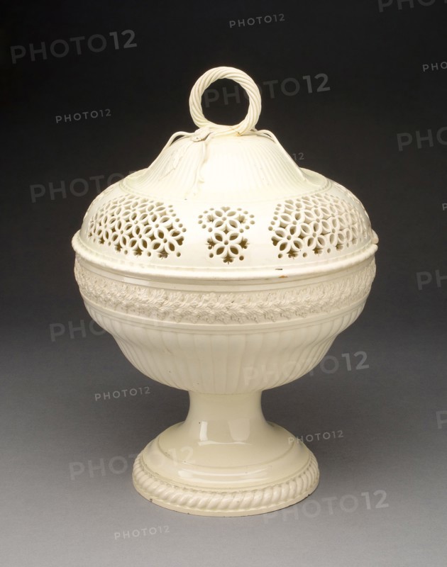 Chestnut Basket, c. 1790, Leeds Pottery, English, founded 1756, Yorkshire, Lead-glazed earthenware (creamware), H. 12.7 cm (5 in.)