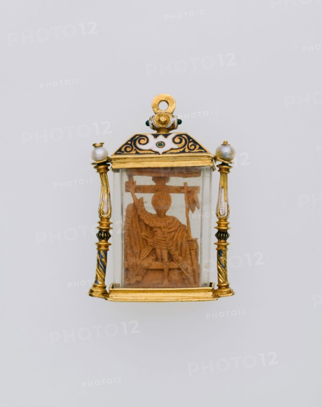Double-Sided Pendant Shaped as a Temple with the Deposition and the Resurrection, 16th century, Spanish or Spanish Colonial, Spain, Gold, enamel, pearls, rock crystal, and wood, 4.1 × 3 cm (1 5/8 × 1 3/16 in.)
