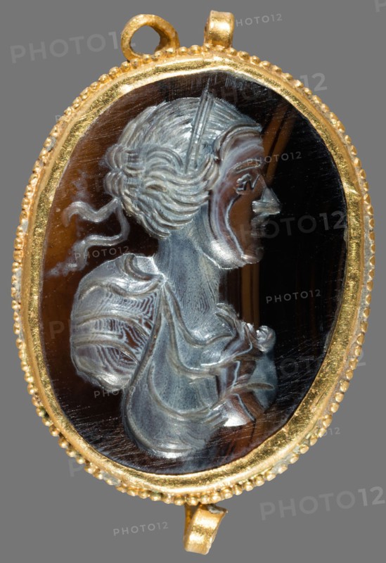 Pendant with an Intaglio of the Head of a Woman, 16th century, European, Europe, Gold and hardstone, 2.6 × 2.1 cm (1 1/16 × 7/8 in.)