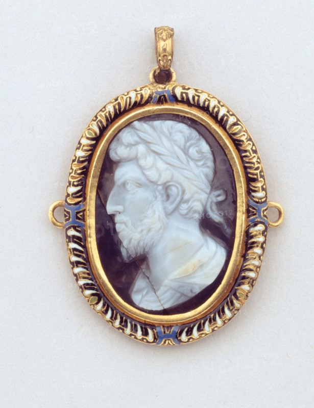 Hat Badge with a Cameo of a Laureate Head, 1550/1600 with later modifications, Italian, Northern Italy, Agate, gold, and enamel, 4.2 × 3.2 cm (1 3/16 × 1 in.)