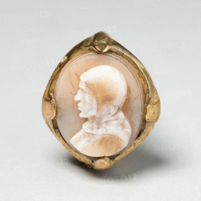 Ring with Cameo showing Portrait of Girolamo Savonarola, 1500/50, Italian, Italy, Gold and agate, 2.9 × 2.5 cm (1 3/16 × 1 in.)