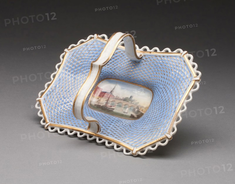 Dessert Basket with view of Worcester, 1840/50, Chamberlain and Company, Worcester, England, 1840-1852, Worcester, Soft-paste porcelain with polychrome enamels, 10.8 x 14 x 20 cm (4 1/4 x 5 1/2 x 7 7/8 in.)