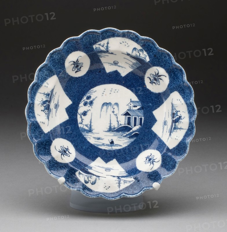 Dish, c. 1770, Worcester Porcelain Factory, Worcester, England, founded 1751, Worcester, Soft-paste porcelain, underglaze blue decoration, Diam. 20.5 cm (8 1/16 in.)
