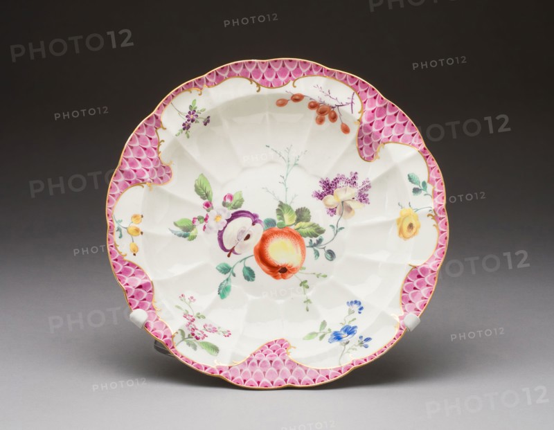 Dish, c. 1770, Worcester Porcelain Factory, Worcester, England, founded 1751, Worcester, Soft-paste porcelain, polychrome enamels and gilding, Diam. 26.5 cm (10 7/16 in.)