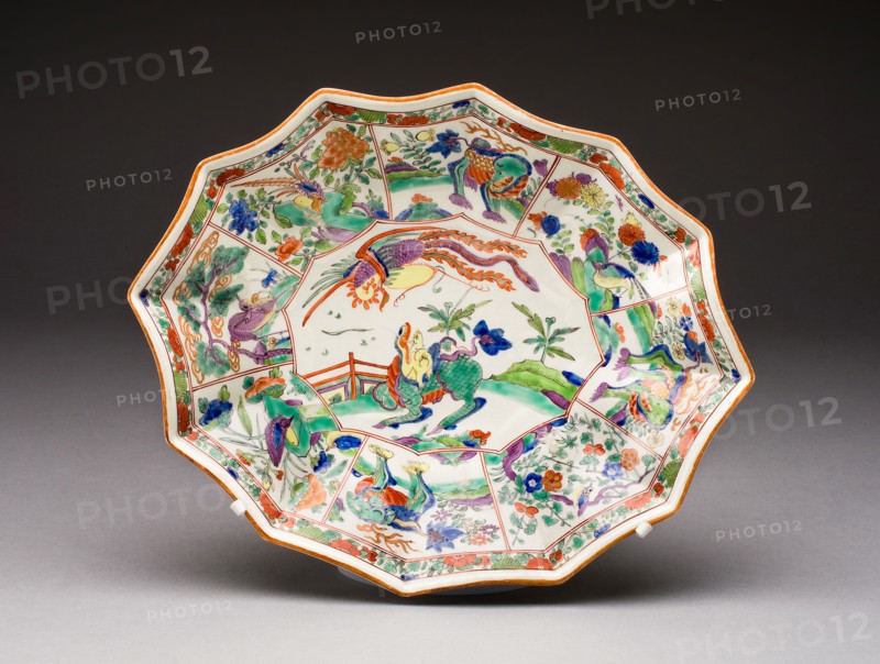 Dish, c. 1775, Worcester Porcelain Factory, Worcester, England, founded 1751, Worcester, Soft-paste porcelain, polychrome enamels and gilding, W. 28.6 cm (11 1/4 in.), diam. 23.5 cm (9 1/4 in.)