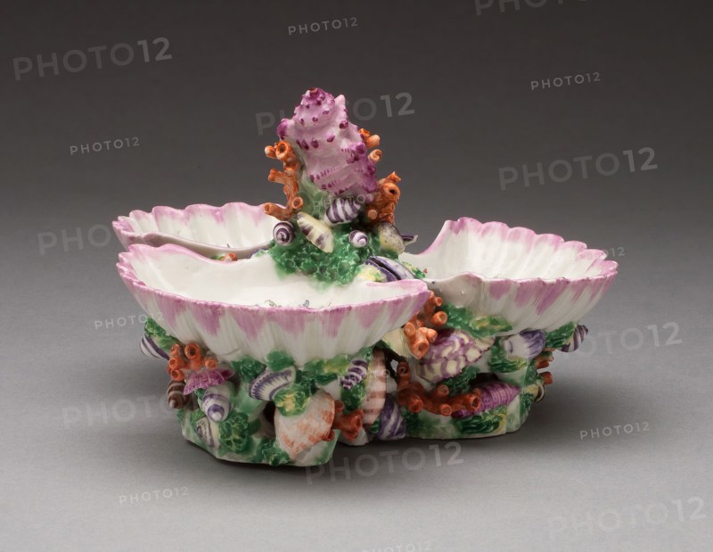 Sweetmeat Stand, c. 1770, Worcester Porcelain Factory, Worcester, England, founded 1751, Worcester, Soft-paste porcelain with polychrome enamels, 12.1 x 16.5 cm (4 3/4 x 6 1/2 in.)