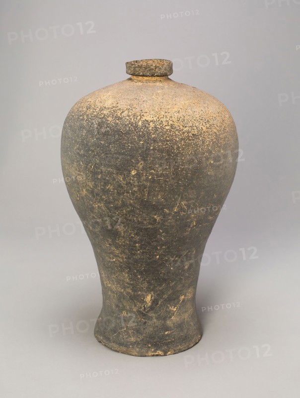 Bottle-Shaped Vase (Maebyong), Goryeo dynasty (918–1392), late 11th/early 12th century, Korea, Korea, Stoneware with natural ash glaze, H. 28.9 cm (11 3/8 in.), diam. 18.0 cm (7 1/16 in.)