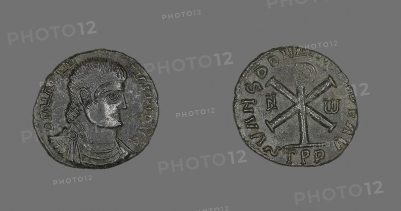 Coin Portraying Emperor Magnentius, AD 350/353, Roman, minted in Trier, Trier, Bronze, Diam. 2.5 cm, 4.67 g