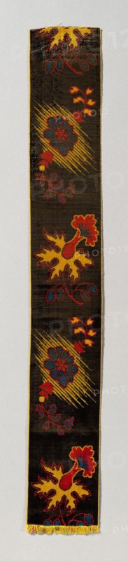 Ribbon, 19th century, France, Provence-Alpes-Côte-d’Azur Région, France, Silk, plain weave with supplementary four-color pile warps forming cut solid velvet, 53.8 × 7.6 cm (21 1/8 × 3 in.)