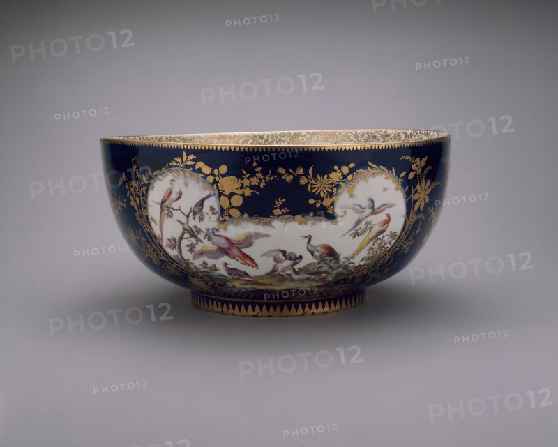 Punch Bowl, c. 1765, Chelsea Porcelain Manufactory, London, England, c. 1745-1784, Chelsea, Soft-paste porcelain, polychrome enamels and gilding, Diam. 37.9 cm (14 7/8 in.)