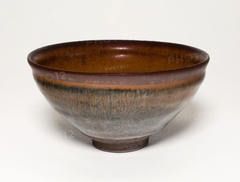 Tea Bowl with Hare’s fur Glaze, Song dynasty (960–1279), China, Stoneware with dark brown "hare's fur" glaze and molded applied decoration, H. 6.5 cm (2 9/16 in.), diam. 12.5 cm (4 15/16 in.)