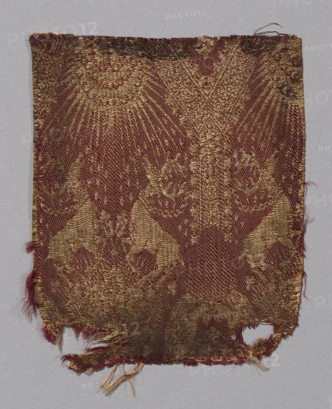 Fragment, 19th century (after a 14th century Italian design), Italian (?), Italy, Silk, warp-float faced 7:1 'S' twill weave with plain interlacings of secondary binding warps and pairs of self-patterning ground wefts, 11.8 x 9.5 cm (4 5/8 x 3 3/4 in.)