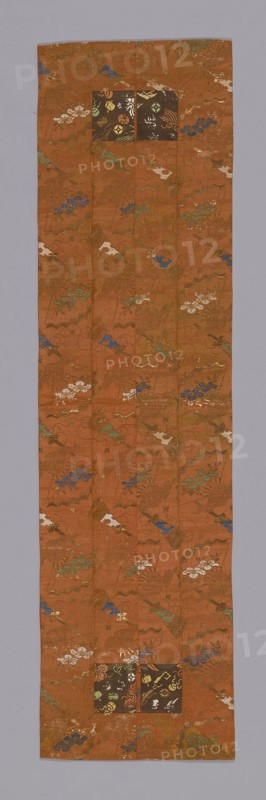 Ôhi (Stole), late Edo period (1789–1868), 1800/68, Japan, Heri, jô: silk and gold-leaf-on-lacquered-paper-strip, plain weave with plain interlacings of secondary binding warps and supplementary patterning wefts, shiten: silk and gold-leaf-over-lacquered-paper-strip, warp-float faced 2:1 'Z’ twill weave with supplementary patterning weft floats and some supplementary patterning wefts bound in weft-float faced 1:2 'Z’ twill interlacings, lining: silk, plain weave, 115 x 31.1 cm (45 1/4 x 12 1/4 in.)