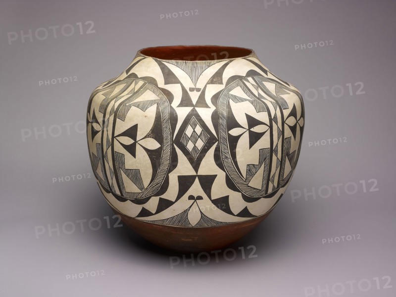 Black-and-White Storage Jar with Abstract Geometric Motifs, 1890s, Acoma, Acoma Pueblo, New Mexico, United States, New Mexico, Ceramic (earthenware) and pigment, 46.4 × 48.9 cm (18 1/4 × 19 1/4 in.)