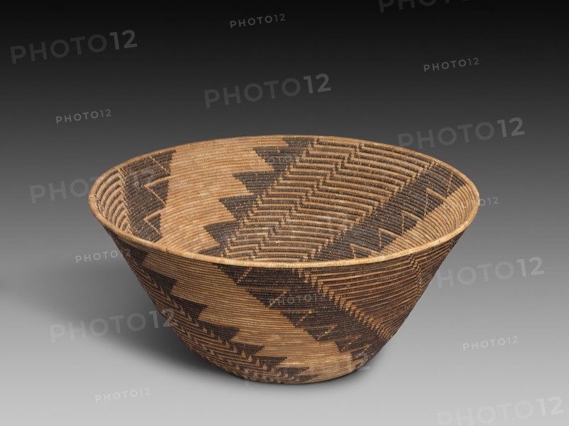 Food Basket, 1870/90, The mother of Salena Jackson, Maidu, Near Susanville, northern California, United States, Northern California, Plant fibers and pigment, 29.2 × 55.9 cm (11 1/2 × 22 in.)