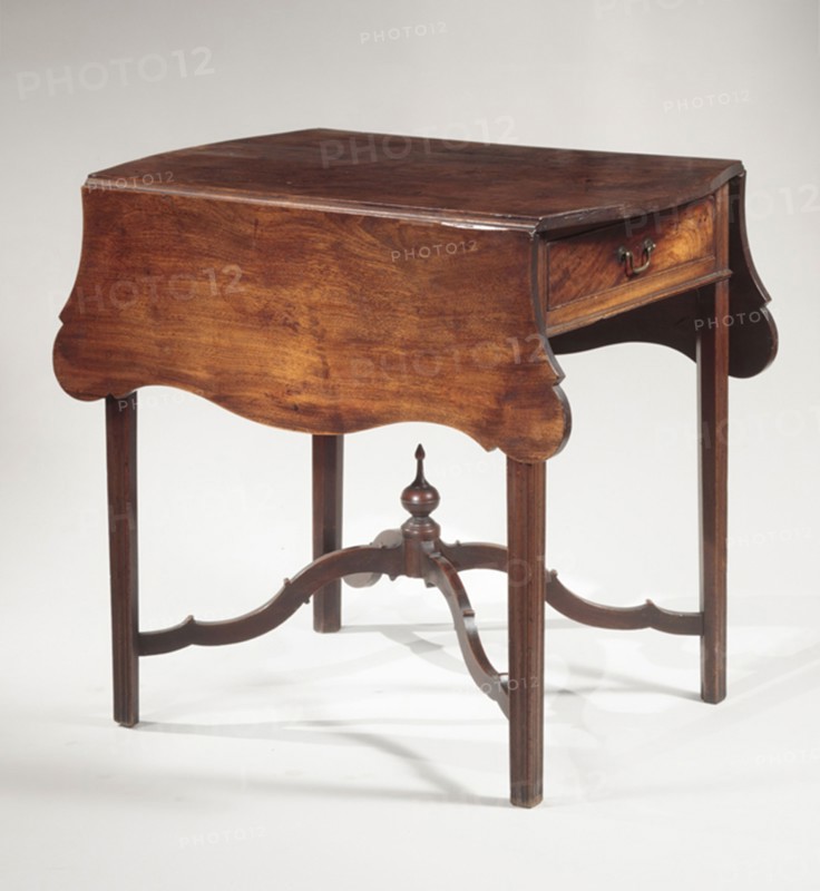 Pembroke Table, c. 1790, American, 18th century, Philadelphia, United States, Mahogany, white pine, brass, and iron, 71.8 × 76.2 × 55.2 cm (28 1/4 × 30 × 22 1/8 in.)