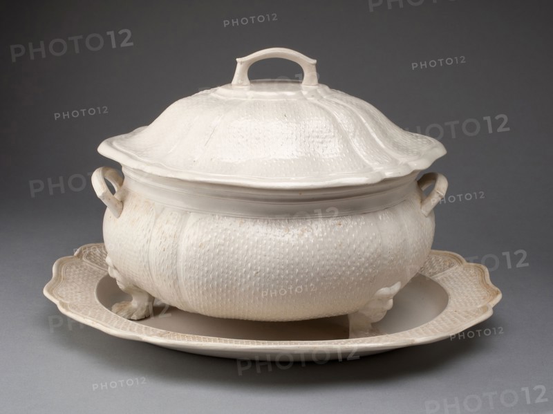 Tureen and Stand, 1760/69, Staffordshire, England, Staffordshire, Salt-glazed stoneware, 24.1 x 38.3 x 30.8 cm (9 1/2 x 15 1/16 x 12 1/8 in.)