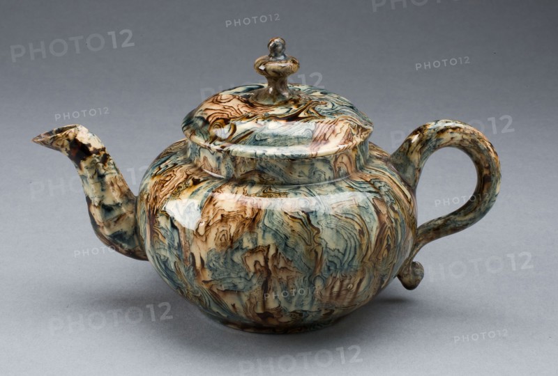 Teapot, 1750/59, Staffordshire, England, Staffordshire, Lead-glazed earthenware (agateware), 9.5 x 15.2 x 9.5 cm (3 3/4 x 6 x 3 3/4 in.)