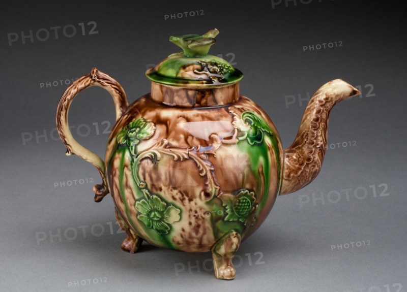 Teapot, 1760/70, Staffordshire, England, Staffordshire, Lead-glazed earthenware (creamware), 14.6 x 18.1 x 11.4 cm (5 3/4 x 7 1/8 x 4 1.2 in.)