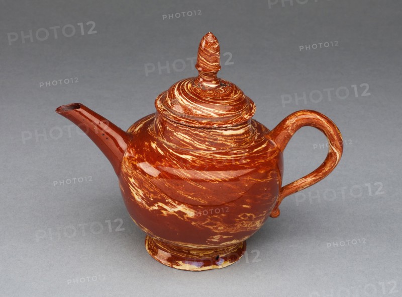 Teapot, c. 1755, Staffordshire, England, Staffordshire, Lead-glazed earthenware (agateware), 10.2 x 9.5 x 7 cm (4 x 4 3/4 x 2 3/4 in.)