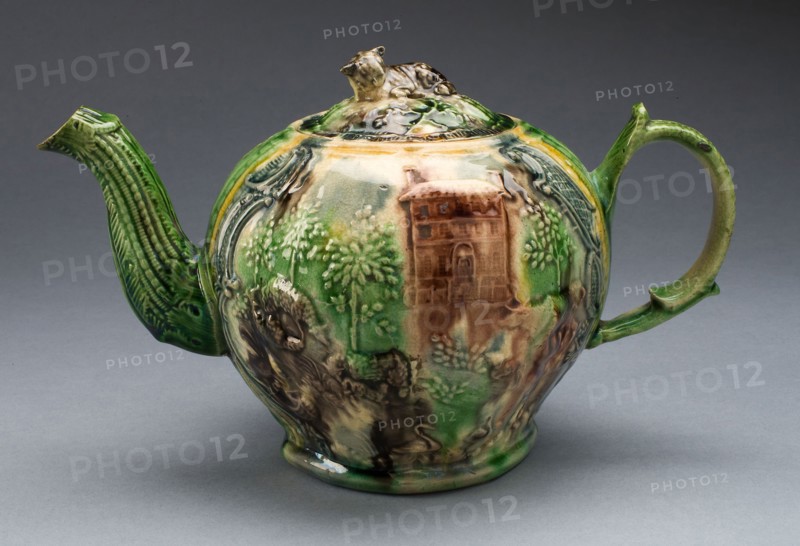 Teapot, 1760/70, Staffordshire, England, Staffordshire, Lead-glazed earthenware (creamware), 13.7 x 21 x 12.1 cm (5 3/8 x 8 1/4 x 4 3/4 in.)