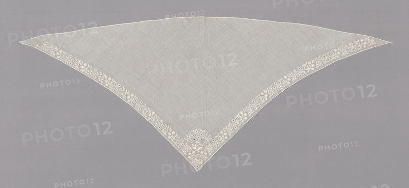 Fichu, Late 18th century, England or France, England, Cotton, plain weave, embroidered with cotton in buttonhole, chain stitches, and drawn work, 34.3 × 132.1 cm (20 3/8 × 52 in.)