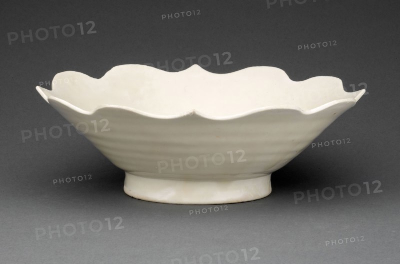 Dish with Flaring, Lobed, and Barbed Rim, Five Dynasties period (907–960), China, Ding-type ware, glazed porcelain, 5.2 × 15.3 × 15.8 (2 1/16 × 6 × 6 1/4 in.)