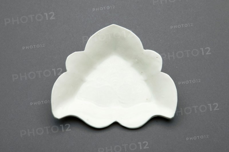 Tri-Lobed Dish with Butterfly, Liao dynasty (907–1125), 12th century, China, Ding ware, glazed porcelain, 1.8 × 10.0 × 1.8 cm (3/4 × 3 15/16 × 3/4 in.)