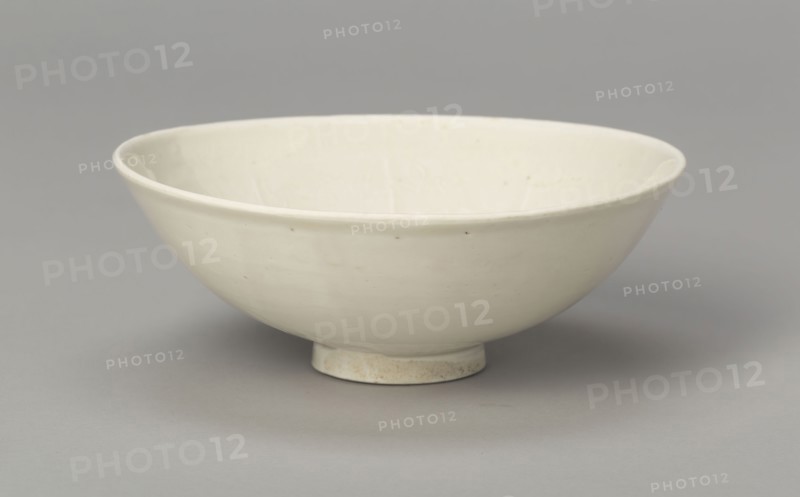 Bowl with Flowering Branches and Insects, Liao (907–1125) or Jin dynasty (1115–1234), c. 10th/12th century, China, Porcelain with underglaze thread relief, H. 4.4 cm (1 3/4 in.), diam. 11.3 cm (4 1/2 in.)