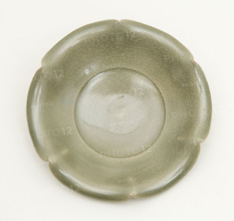 Dish with Inverted Petal-Lobed Rim, Northern Song dynasty (960–1127), China, Yaozhou ware, glazed stoneware, H. 3.0 cm (1 3/16 in.), diam. 10.9 cm (4 5/16 in.)
