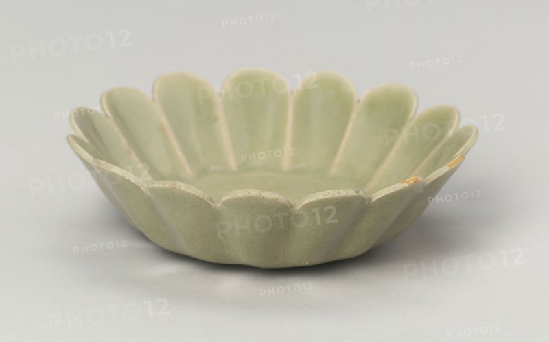 Scalloped-Rimmed Dish, Southern Song dynasty (1127–1279), China, Yaozhou ware, glazed stoneware, H. 2.7 cm (1 1/8 in.), diam. 9.6 cm (3 13/16 in.)