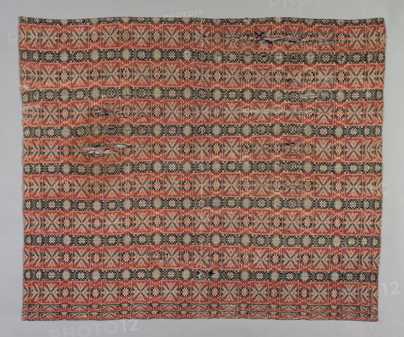 Coverlet, 1820/40, United States, Probably Pennsylvania, Pennsylvania, Cotton and wool, plain weave with supplementary wefts in composite point twill weave (multiple shaft, 4 tie-down), two loom widths joined, 152.4 x 180 cm (60 x 70 7/8 in.)