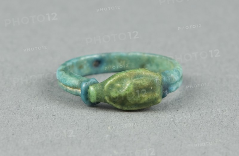 Ring: Scarab, New Kingdom, Dynasty 18 (about 1350 BC), Egyptian, Egypt, Faience, W. 0.6 cm (1/4 in.), diam. 1.9 cm (3/4 in.)