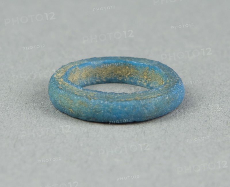 Ring, New Kingdom, Dynasties 18–20 (about 1350–1069 BC), Egyptian, Egypt, Faience, W. 0.3 cm (1/8 in.), diam. 1.9 cm (3/4 in.)