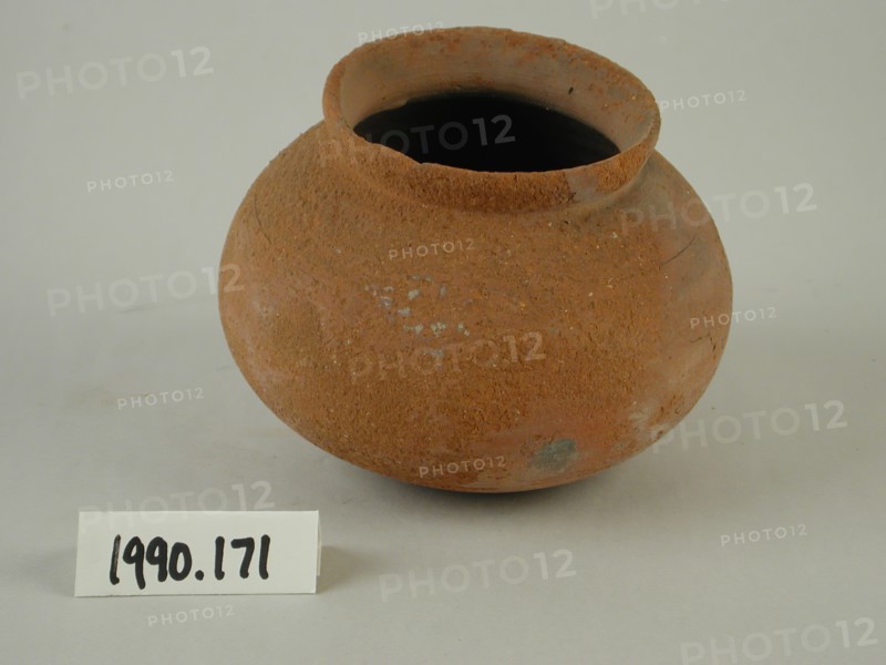 Egyptian, Squat Globular Pot, between 3300 and 3100 BCE, Terracotta, Overall: 3 5/8 × 4 3/4 inches (9.2 × 12.1 cm)