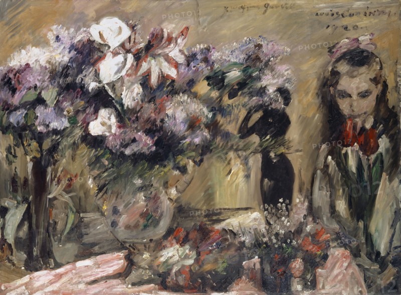Flowers and daughter Wilhelmine, 1920, oil on canvas, 111 x 150 cm, Inscribed above right: s, l Wolfgang Gurlitt, Signed and dated next to it: LOVIS CORINTH., 1920., Lovis Corinth, Tapiau/Ostpreussen (heute Gwardjesk, Russland) 1858–1925 Zandvoort