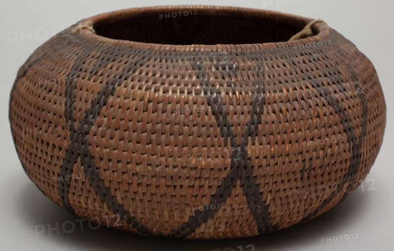 Pomo, Native American, Basket, between 1890 and 1910, willow and sedge, Overall: 2 3/4 × 5 1/4 inches (7 × 13.3 cm)