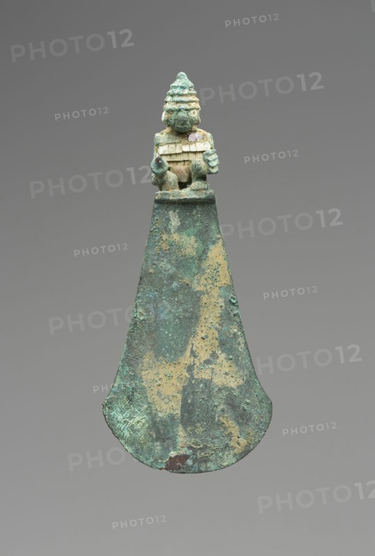 Mochica, Precolumbian, Ceremonial Knife, between 500 BCE and 500 CE, copper, shell, and mica, Overall: 5 7/8 × 2 1/2 × 7/8 inches (14.9 × 6.4 × 2.2 cm)