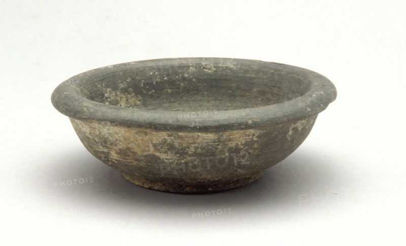 Etruscan, Bowl, mid 6th/5th Century BC, ClayFGDFSBSV, Height x Diameter: 1 1/8 x 3 1/2 in. (2.9 x 8.9 cm)