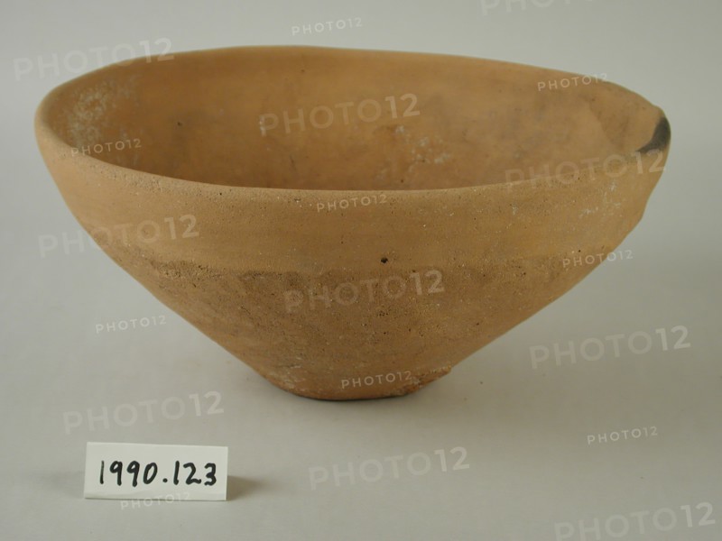 Egyptian, Bowl, between 3300 and 3100 BCE, Terracotta, Overall: 4 3/4 × 10 1/2 × 10 1/8 inches (12.1 × 26.7 × 25.7 cm)