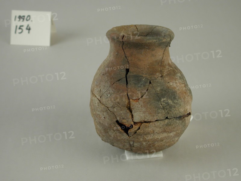 Egyptian, Squat Rounded Pot, between 3300 and 3100 BCE, Terracotta, Overall: 4 1/2 × 4 3/8 × 4 3/8 inches (11.4 × 11.1 × 11.1 cm)