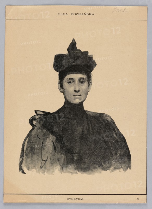 Reproduction of a painting: Olga Boznanska 1865–1940, Studyum; painting, Polish painting, women’s portrait, 1893; reproduction of a work of art; sheet: height 26.1 mm, width 19.0 mm., A monochrome portrait of a person against a pale beige background, showing a head and upper torso. The person wears a dark hat with a bow-like shape on top and a high dark collar; their clothing appears dark with painterly, textured shading and softer edges at the bottom. The face is rendered with lighter tones compared with the clothing, showing neutral expression and short hair at the temples. The image includes a pale border around the portrait and a narrow darker strip at the bottom; visible colors are beige, black, dark gray, and lighter gray.