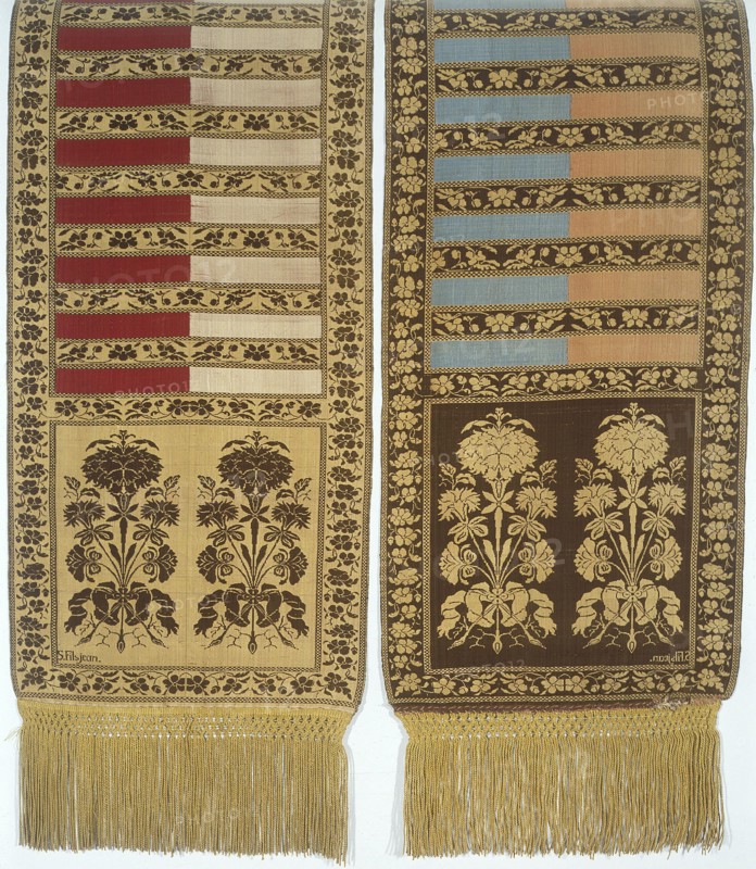 Kontusz sash, Szczepan Filsjean Manufactory Kobylka; belt manufacturer; 1787–1794. Four-sided silk kontusz sash. Bipartite heads with an ornament of stylised flower bouquets tied with a wide ribbon in a bow. Alternating transverse stripes, plain and with a floral tendril ornament. Border made of floral projections. Dominant colors: yellow, dark crimson. Fringe sewn on, silk, straw-colored, braided at the top. Ornament - Heads: two floral bouquet motifs each. - Middle: alternating transverse shelves, plain and with a floral tendril motif. - Borders: vertical and horizontal with a tendril motif, checkerboard. Colors - Front: straw background of heads, borders and shelves with tendril, brown ornament; plain shelves half white, half red. - Reverse right: only plain shelves, half blue, half pink. Weave density: approx. 18/36 x2 in heads, 17/29 x2 in shelves. Bouquet motifs similar to motifs in other kontusz belts. Date: 1787–1794. Place of origin: Kobylka, Poland. Function: national costume...