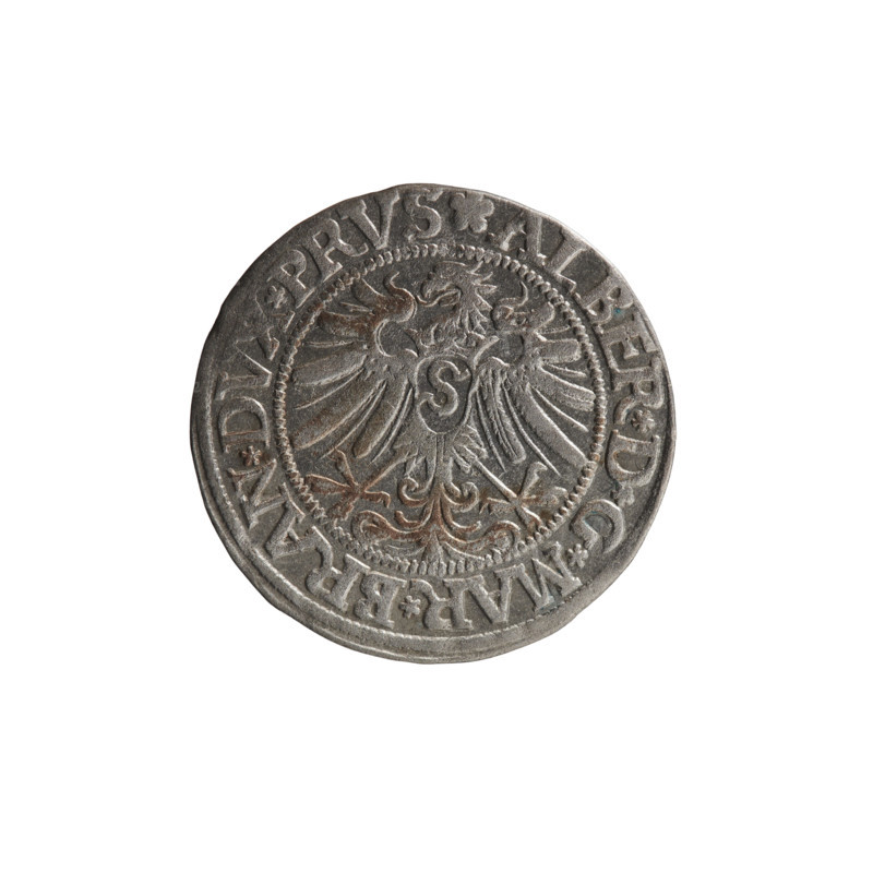 grosz; Straub (Strawb), Heinrich, publisher; Decjusz, Jost Ludwik (fl. 1528–1535); Wille, Albrecht (fl. 1520–?), publisher. Obverse: Prussian eagle, on its breast a crowned letter S; along the rim between pearly borders an inscription beginning with a rosette ALBER*D*G*MAR*BRAN*DVX*PRVS. Reverse: male bust in armour, profile right, short hair, beard with sideburns; along the rim between pearly borders an inscription beginning with the Hohenzollern coat of arms *IVSTVS*EX*FIDE*VIVIT*I533*. Date: 1533. Place: Ducal Prussia (1525–1701), Königsberg. Coin; diameter 22.8 mm; weight 1.90 g; axis 170°.