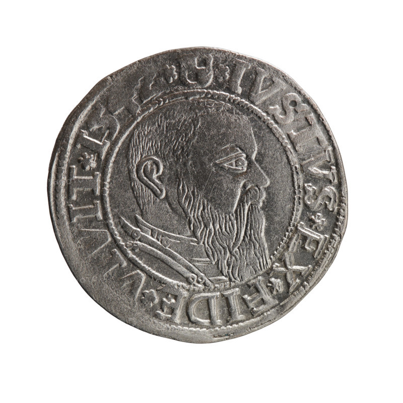 grosz, Straub (Strawb), Heinrich, R0 (rarity), Albrecht Hohenzollern (Prince of Prussia; 1490–1568) — iconography: eagles, Hohenzollern coat of arms; male busts in armour. Obverse: Prussian eagle, on its chest the crowned letter S; in the rim between pearl-shaped borders an inscription beginning with a trefoil ALBER*D*G*MA, RAN*DVX*PRVSS. Reverse: male bust in armour in profile turned right; short hair, long beard with sideburns, dividing the inner border; in the rim between the pearl-shaped borders an inscription beginning with the Hohenzollern shield *IVSTVS*EX*FIDE*VIVIT*I5. Date: 1542. Place: Ducal Prussia (1525–1701), Königsberg. Coin: diameter 24.0 mm, weight 1.91 g, axis 200°.