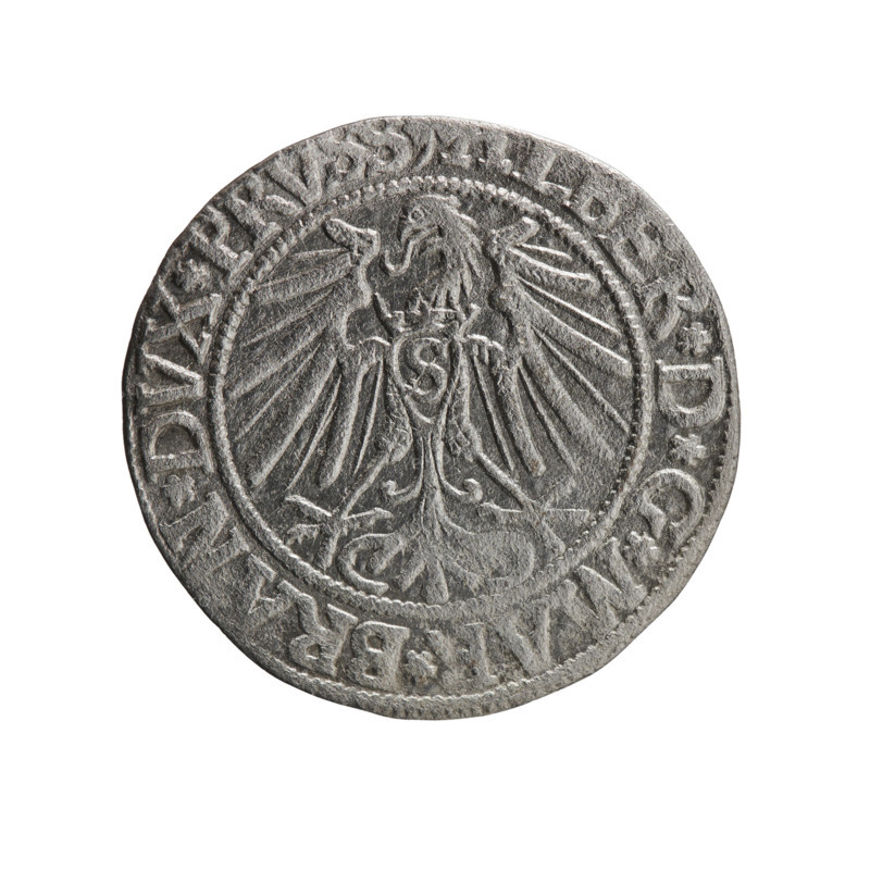 grosz, Schilling, Maciej, R0 (rarity), eagles, Albrecht Hohenzollern (Prince of Prussia; 1490–1568) - iconography, male busts in armor, Hohenzollern (coat of arms). Obv.: Prussian eagle, on its chest the crowned letter S. In the rim, between the pearl-shaped borders, an inscription beginning with a trefoil, LBER*D*G*MAR*BRAN*DVX*PRVSS. Rev.: Male bust in armor in profile turned to the right; short hair, long beard with sideburns, dividing the inner border. In the rim, between the pearl-shaped borders, an inscription beginning with the Hohenzollern shield *IVSTVS*EX*FIDE*VIVIT*I543*. 1543, Ducal Prussia (1525–1701), Königsberg. Coin: diameter 22.8 mm, weight 1.64 g, axis 290°.